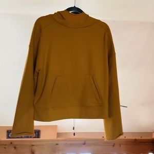 ALO Yoga Low key Hoodie in Tuscan Sun